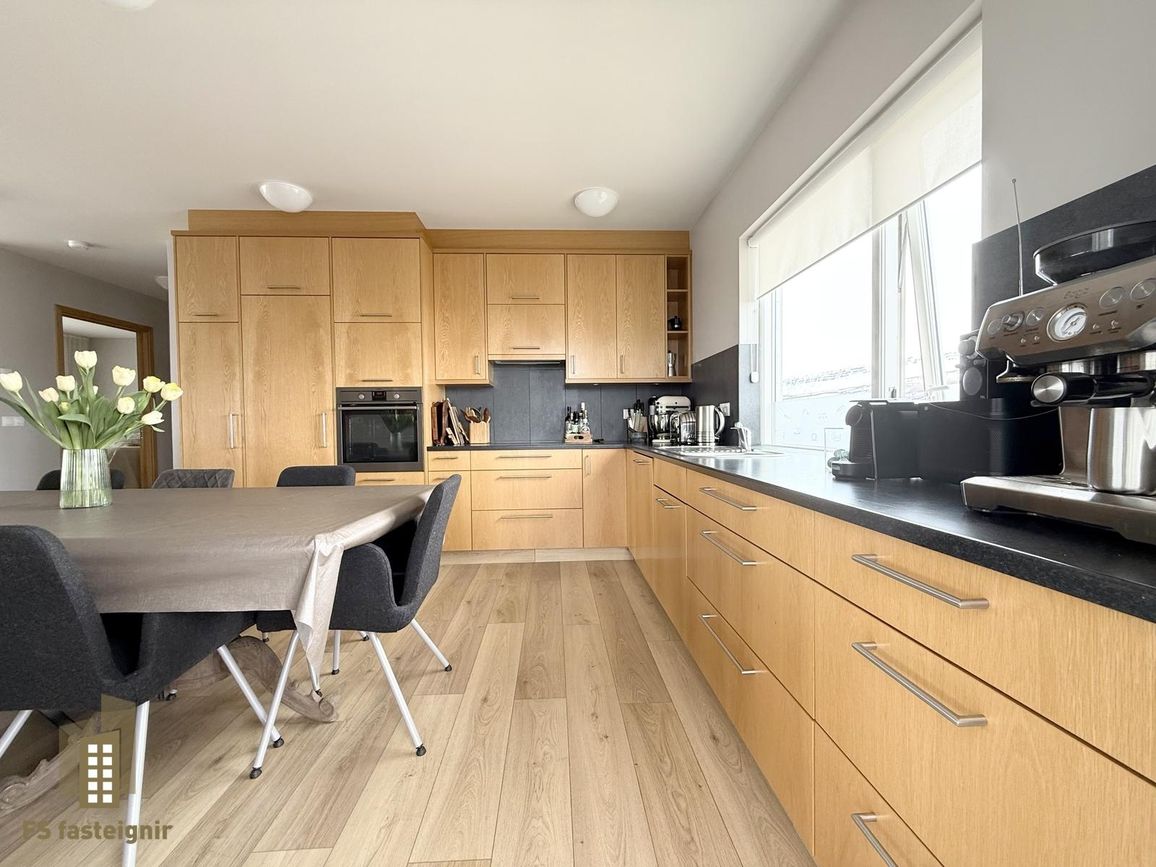 Jaðarstún 12, 600 Akureyri