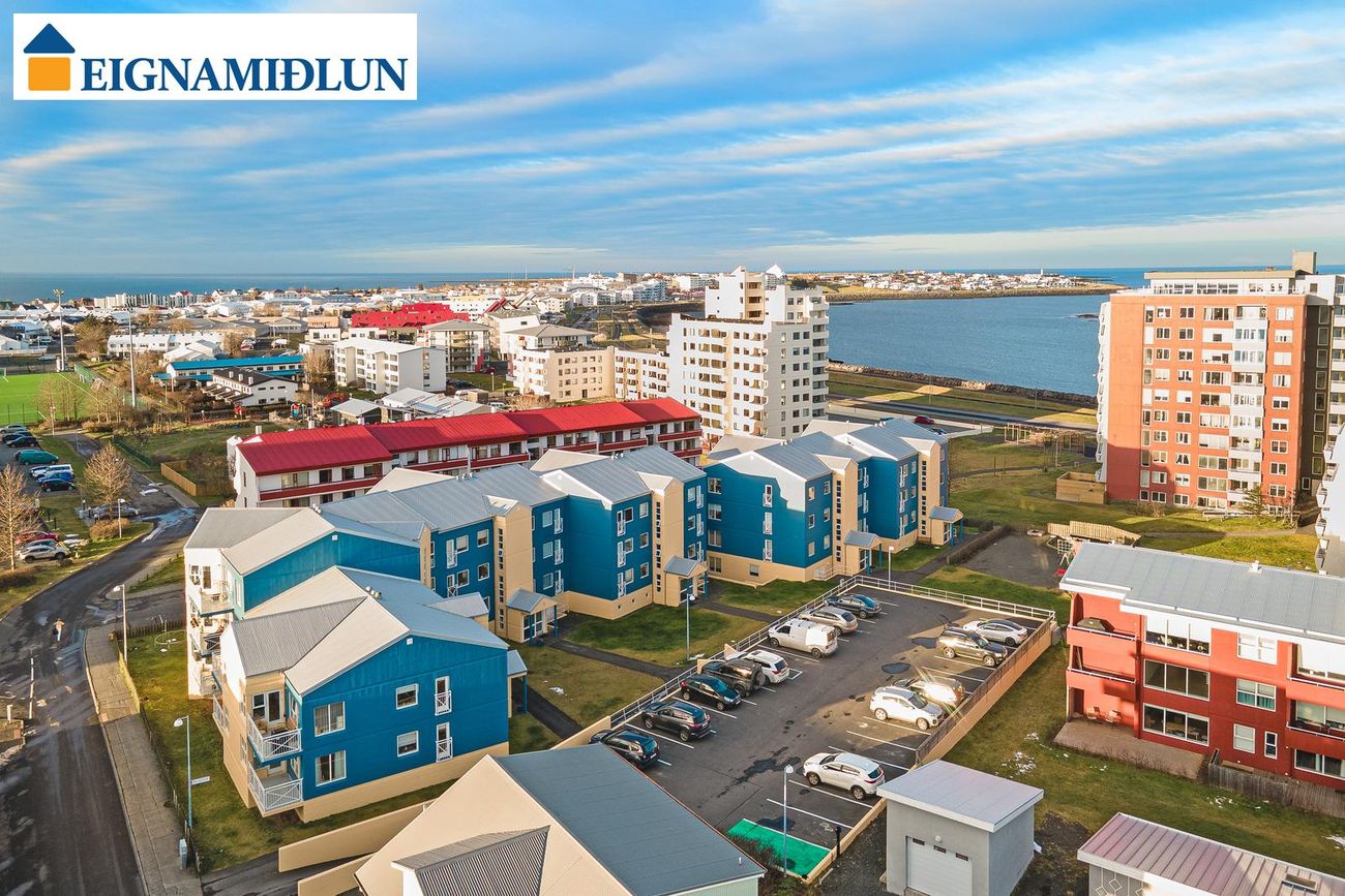 Bárugrandi 11, 107 Reykjavík