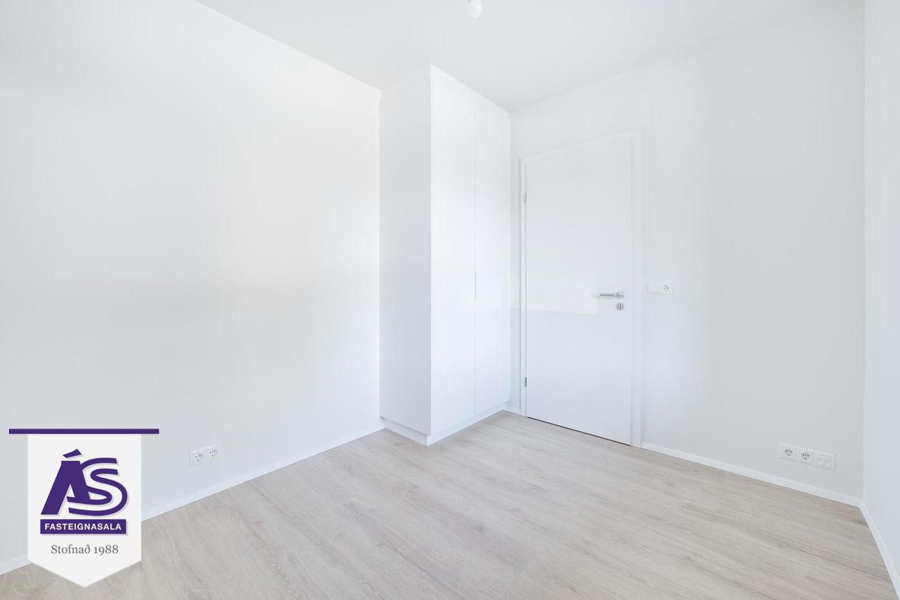 Baughamar 3 - 0402, 221 Hafnarfjörður