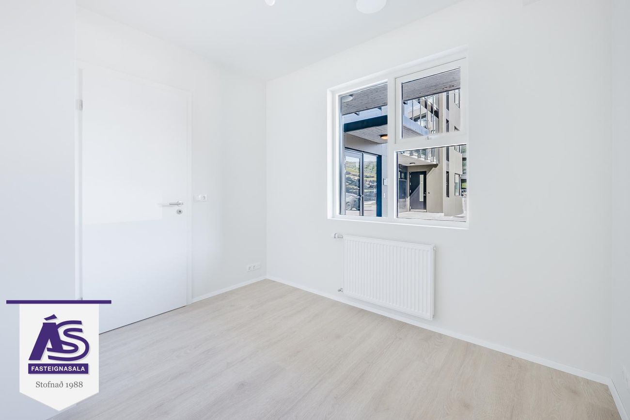 Baughamar 3 - 0402, 221 Hafnarfjörður