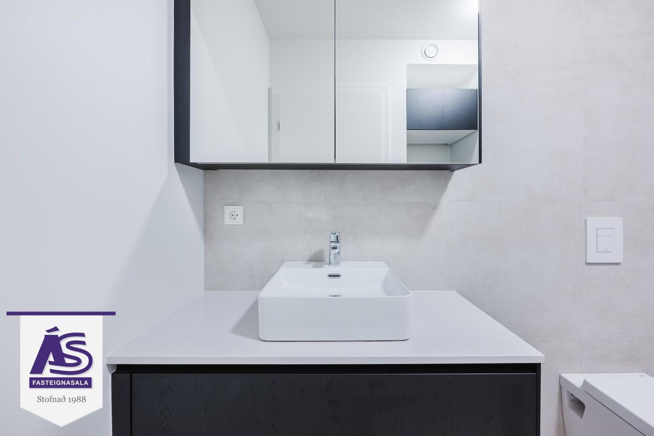 Baughamar 3 - 0402, 221 Hafnarfjörður