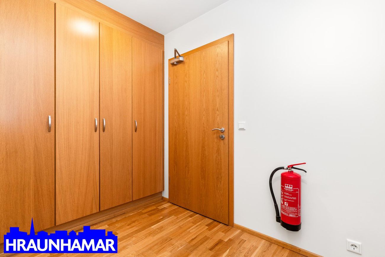 Flatahraun 1, 220 Hafnarfjörður