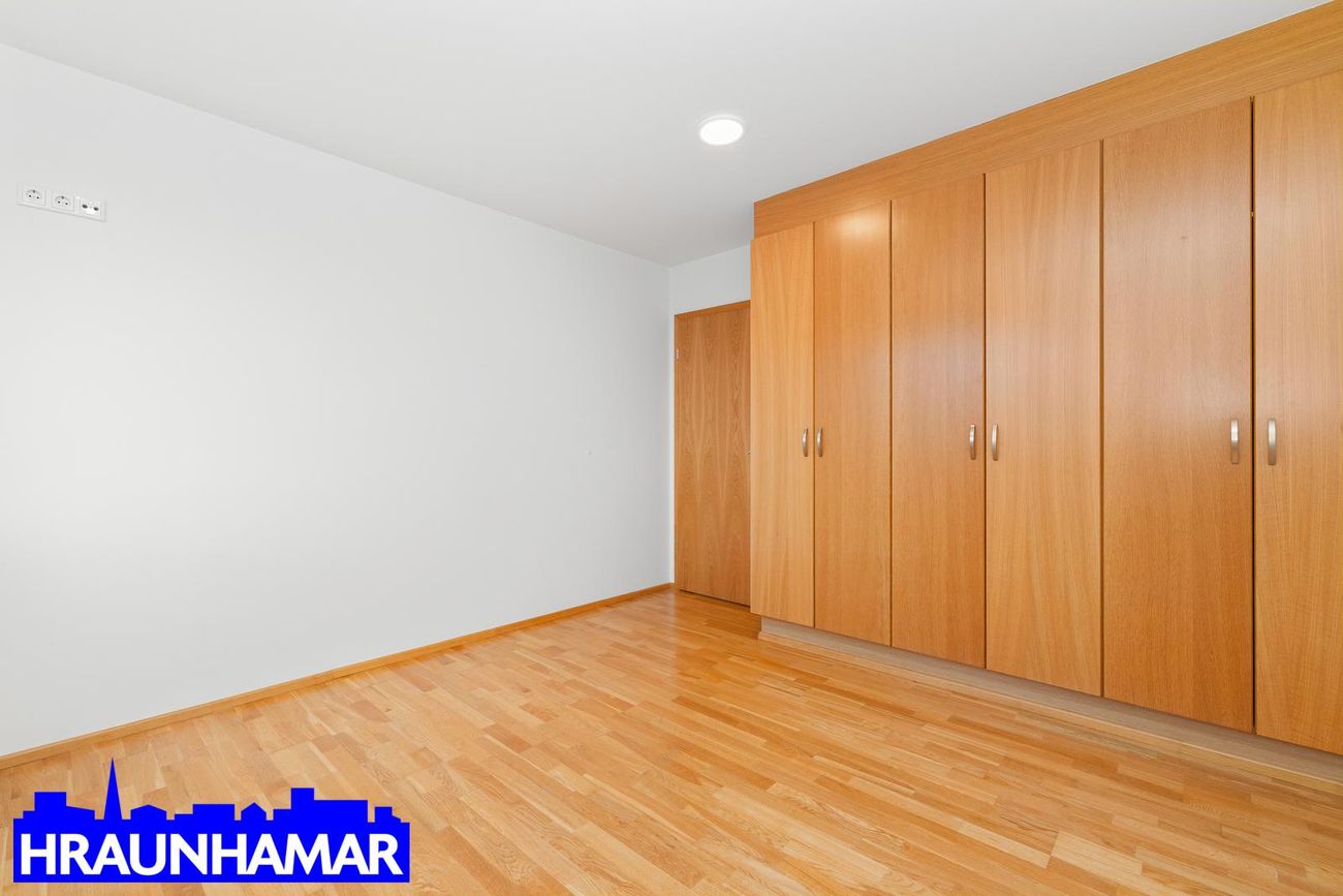 Flatahraun 1, 220 Hafnarfjörður