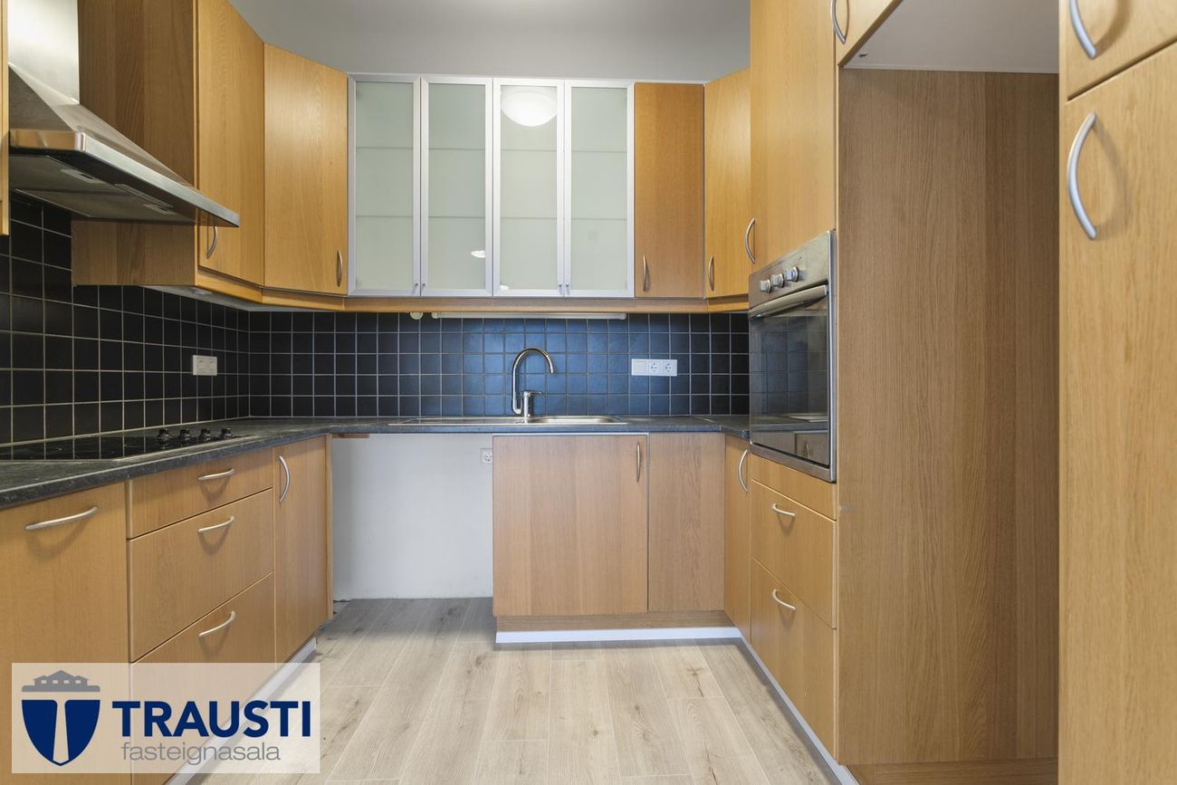 Eskivellir 7, 221 Hafnarfjörður