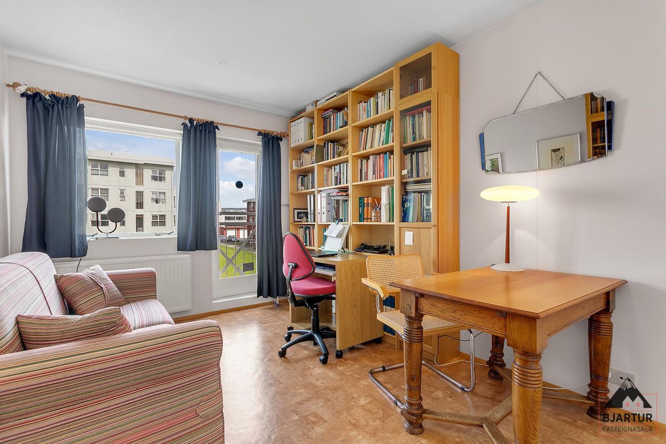 Bárugrandi 11, 107 Reykjavík