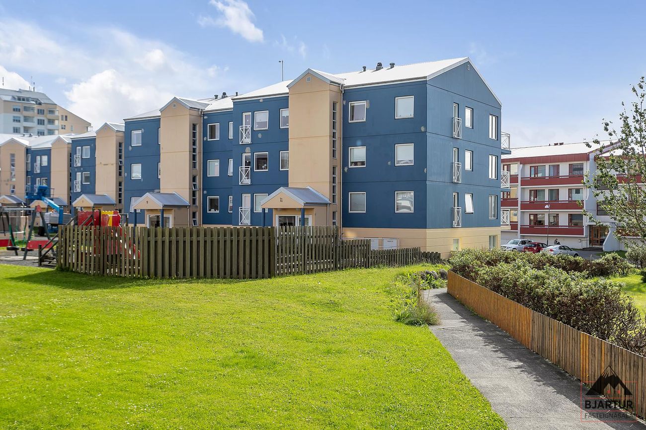 Bárugrandi 11, 107 Reykjavík