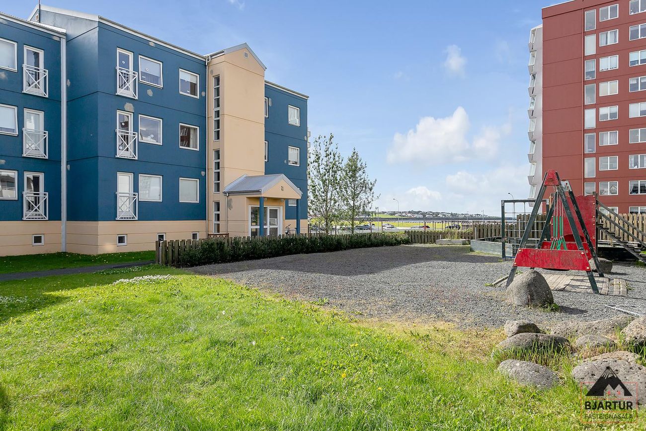 Bárugrandi 11, 107 Reykjavík
