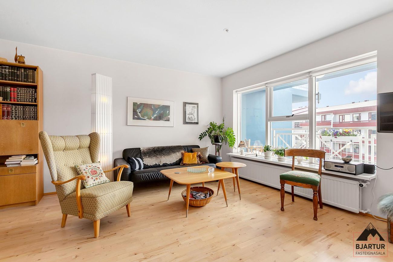 Bárugrandi 11, 107 Reykjavík