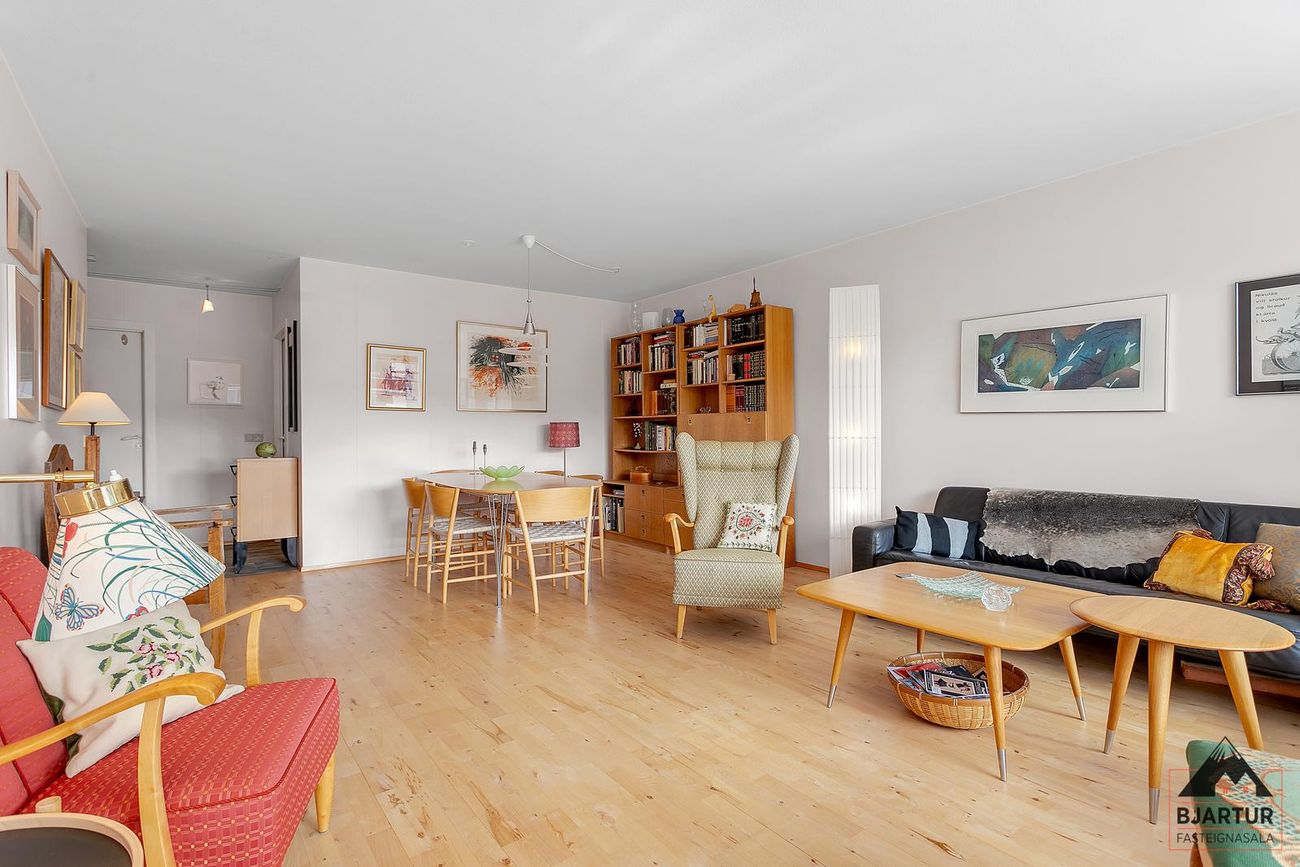 Bárugrandi 11, 107 Reykjavík