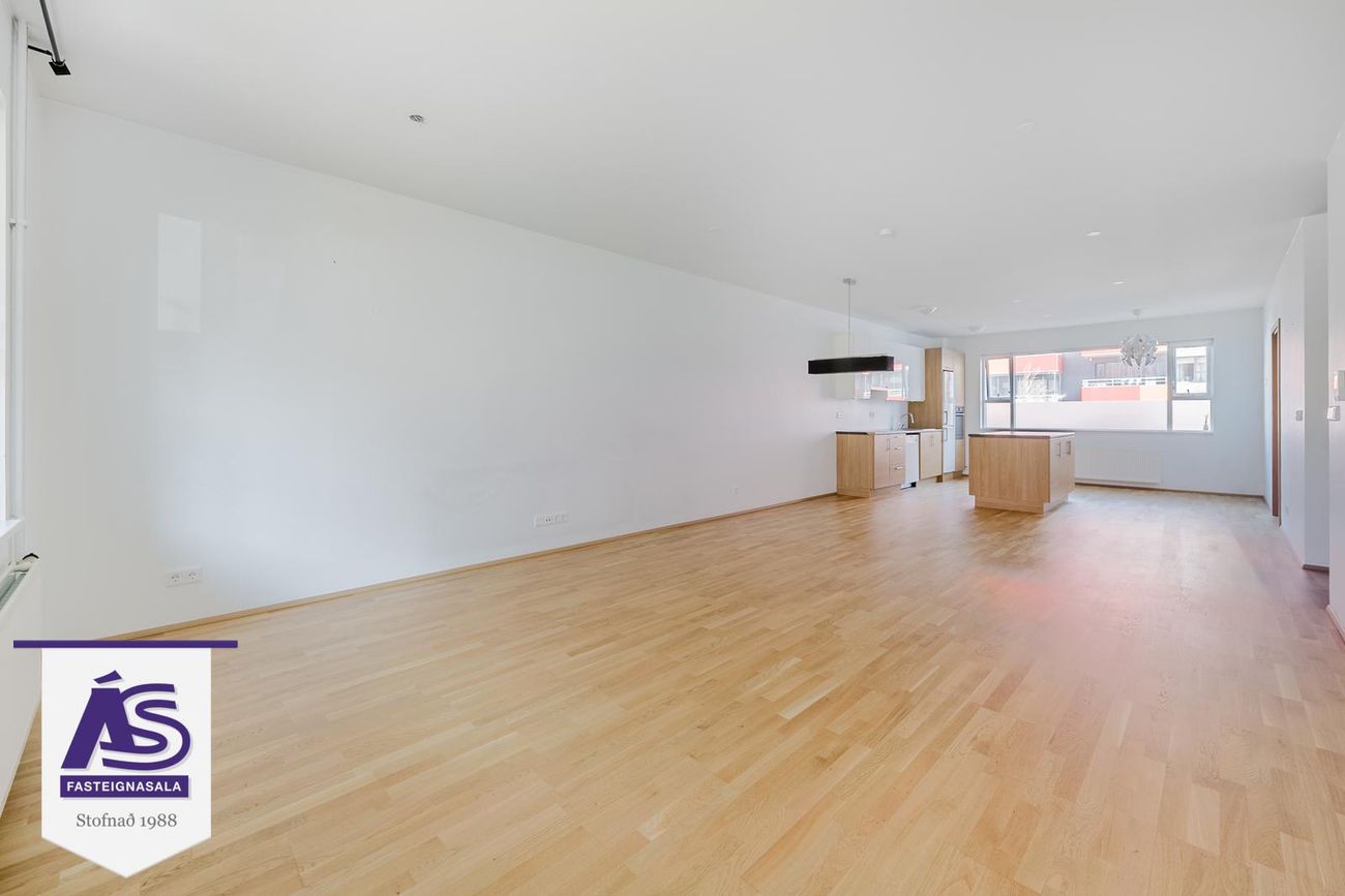 Skipalón 12 - 0104, 220 Hafnarfjörður