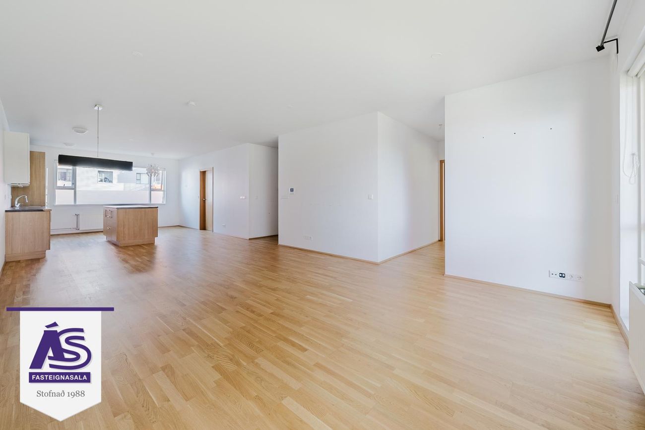 Skipalón 12 - 0104, 220 Hafnarfjörður