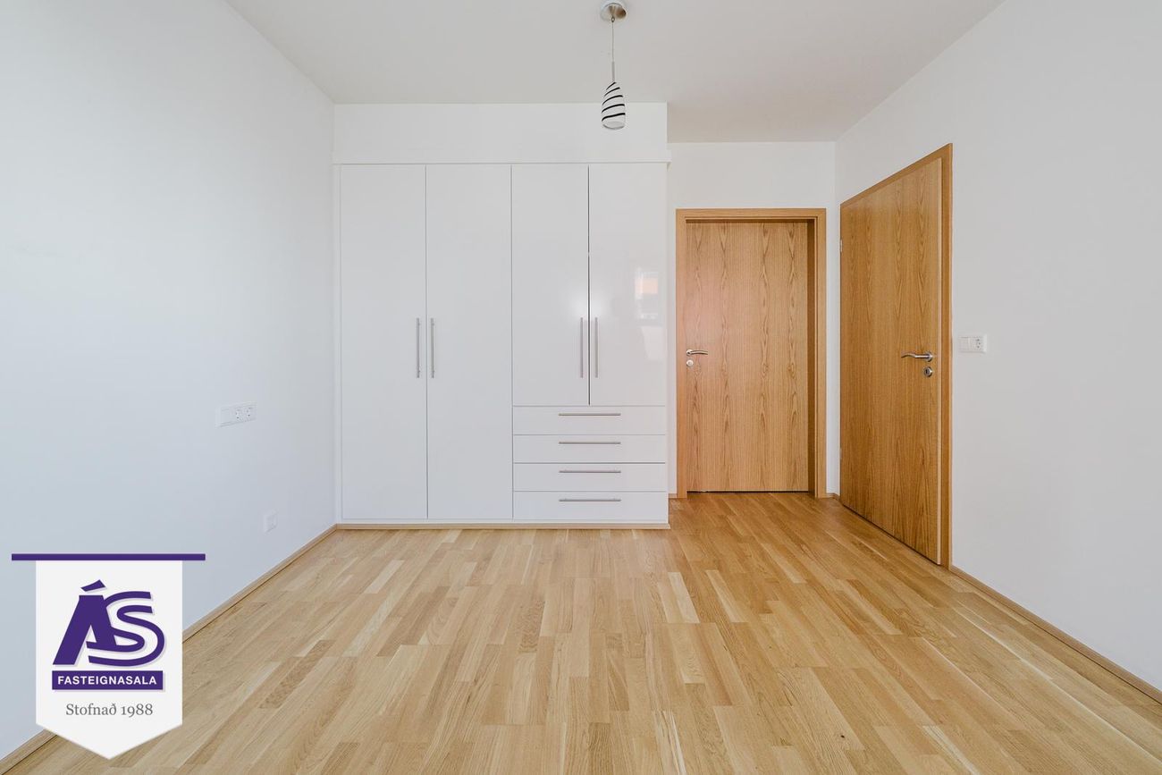 Skipalón 12 - 0104, 220 Hafnarfjörður