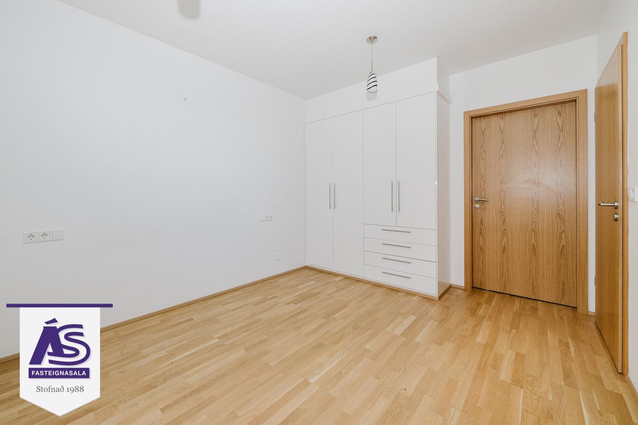 Skipalón 12 - 0104, 220 Hafnarfjörður