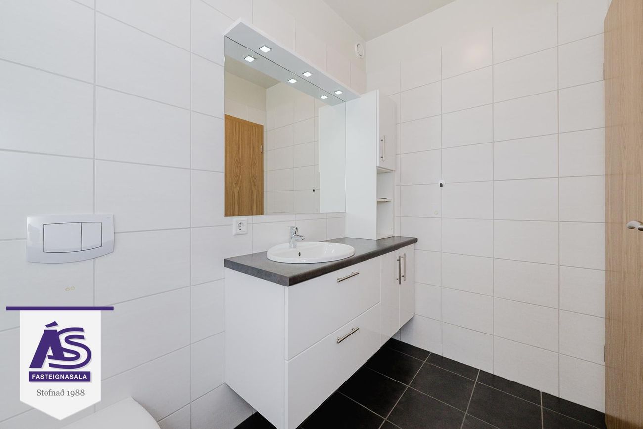 Skipalón 12 - 0104, 220 Hafnarfjörður