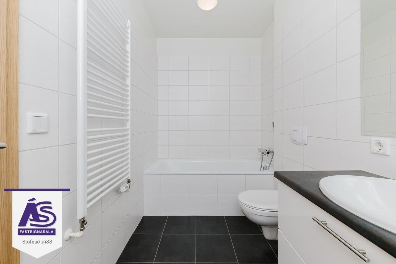 Skipalón 12 - 0104, 220 Hafnarfjörður