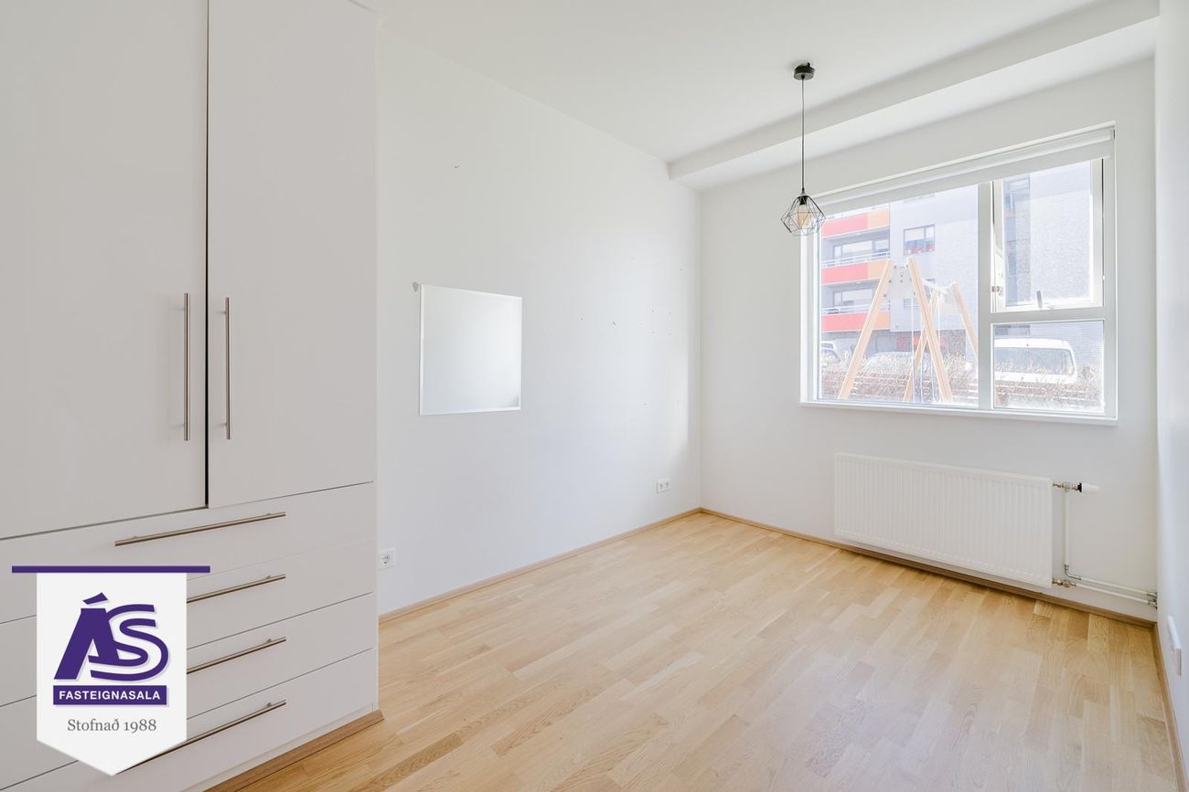 Skipalón 12 - 0104, 220 Hafnarfjörður