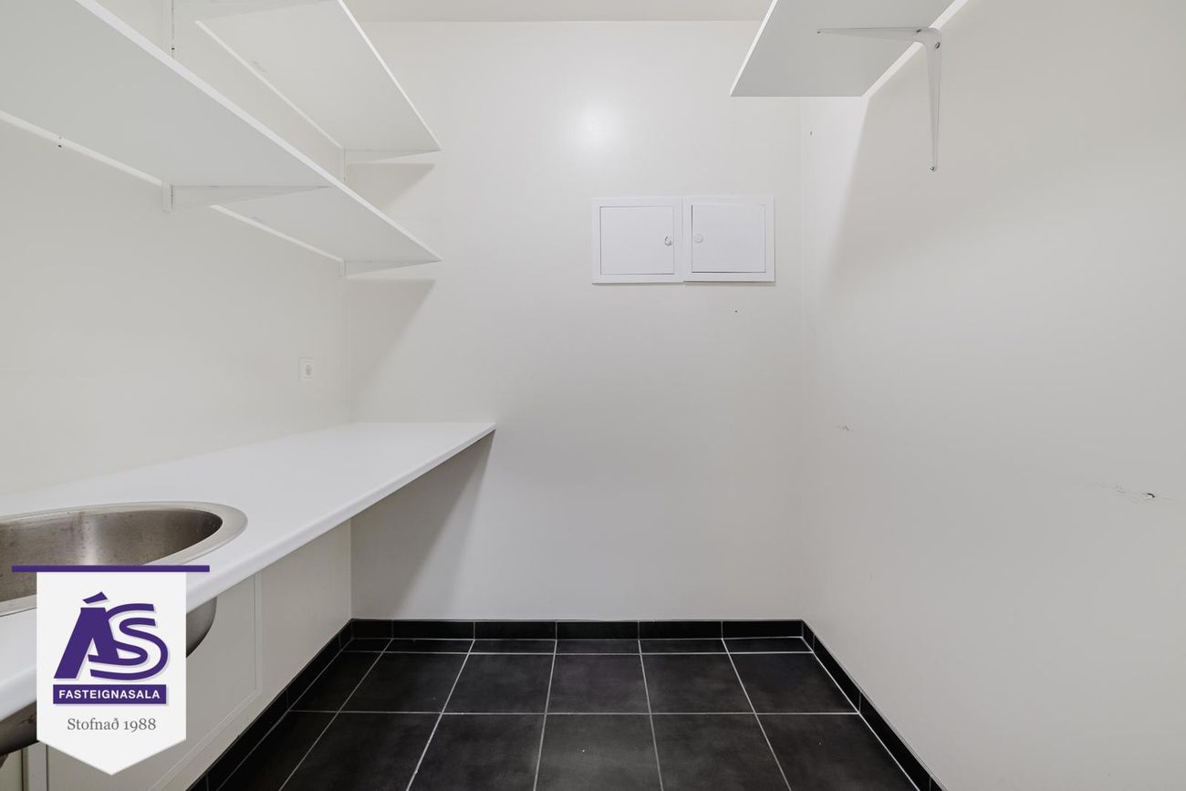 Skipalón 12 - 0104, 220 Hafnarfjörður