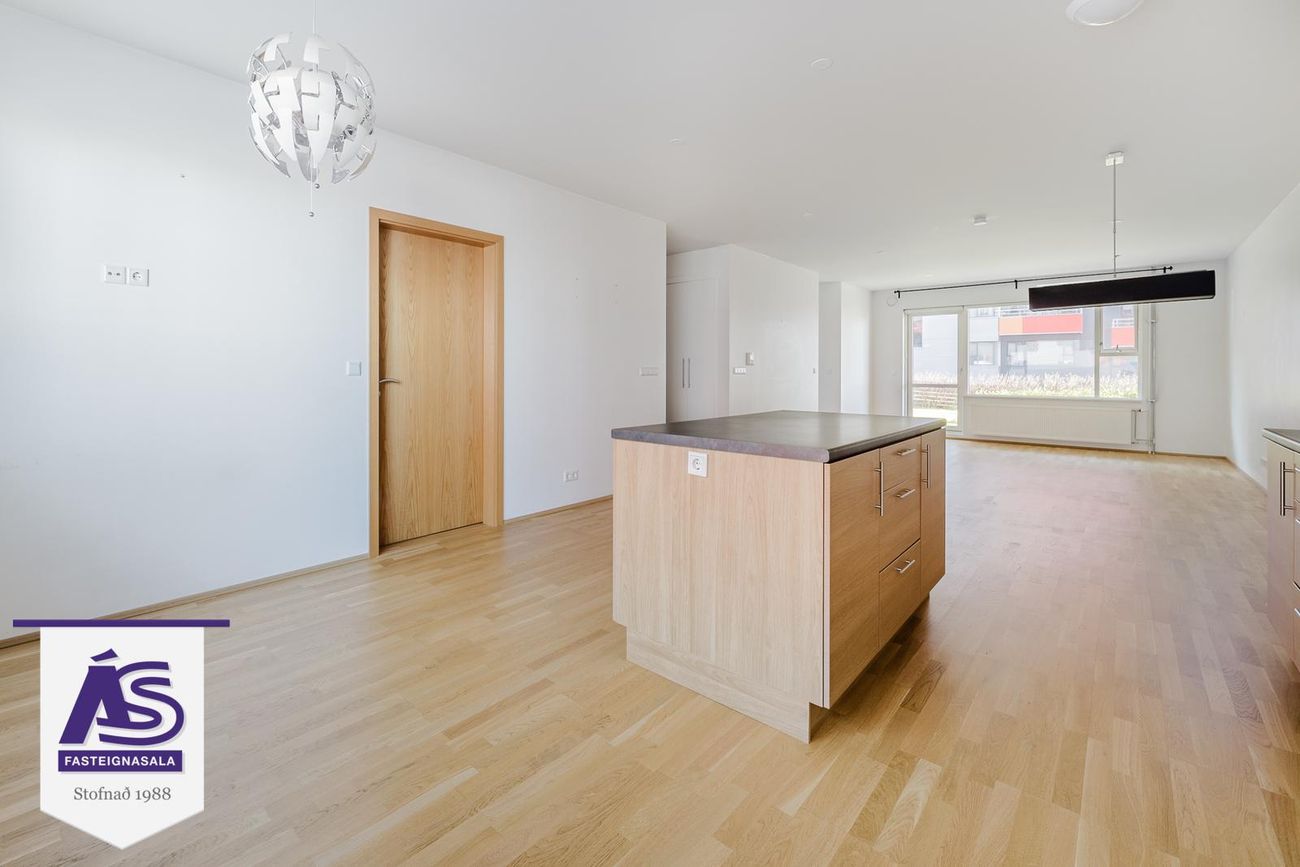 Skipalón 12 - 0104, 220 Hafnarfjörður