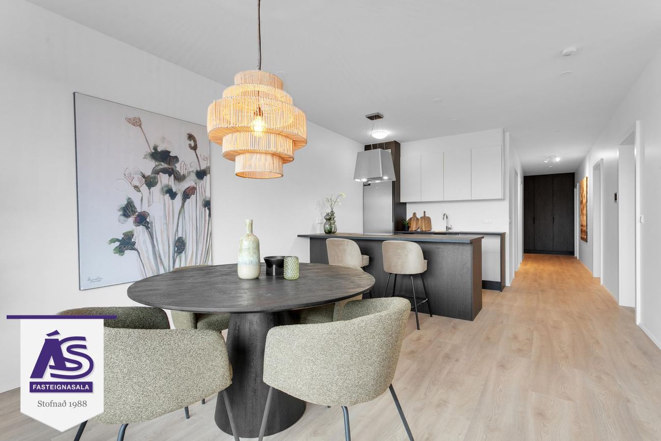 Hringhamar 23, 221 Hafnarfjörður