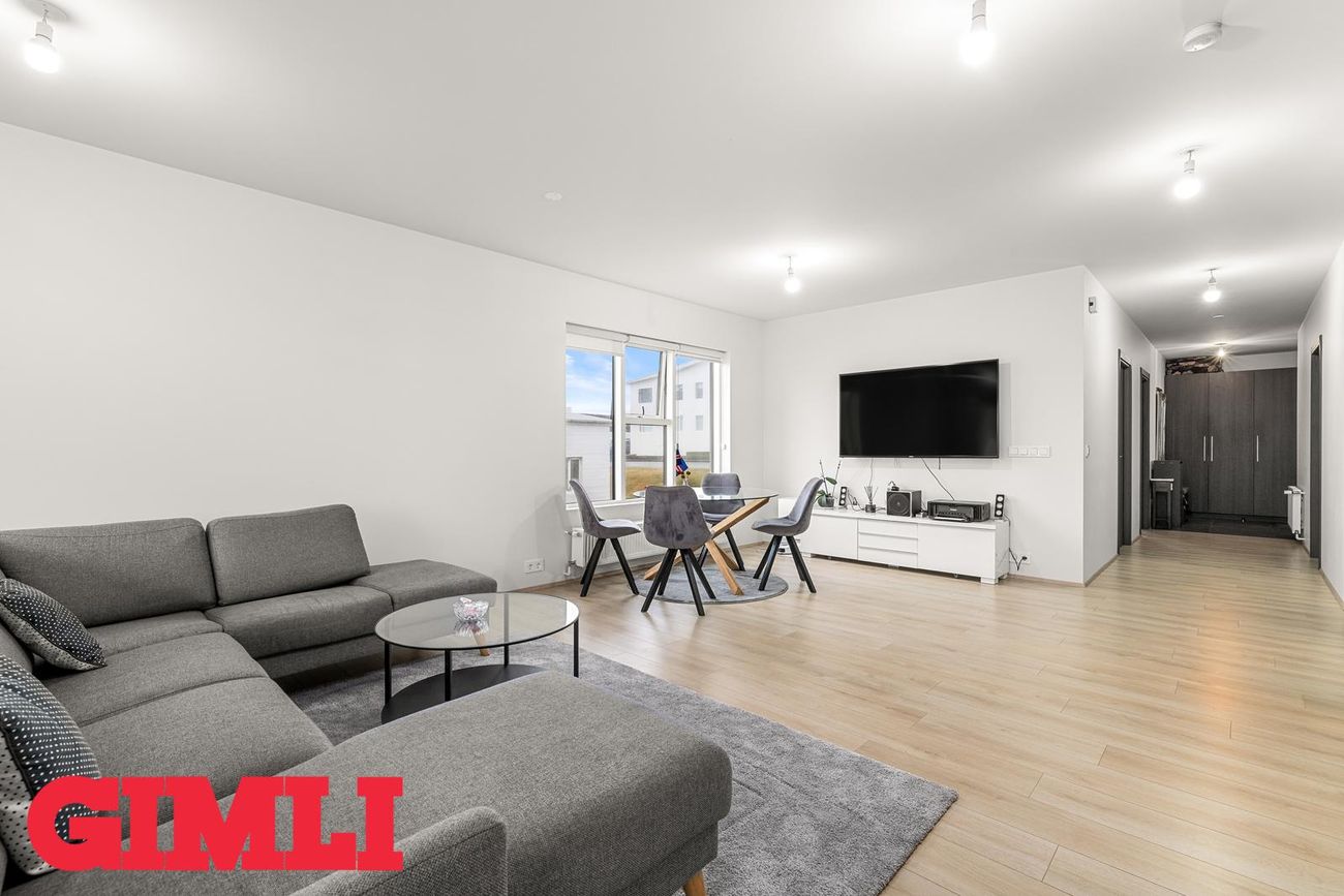 Vallholt 5, 300 Akranes