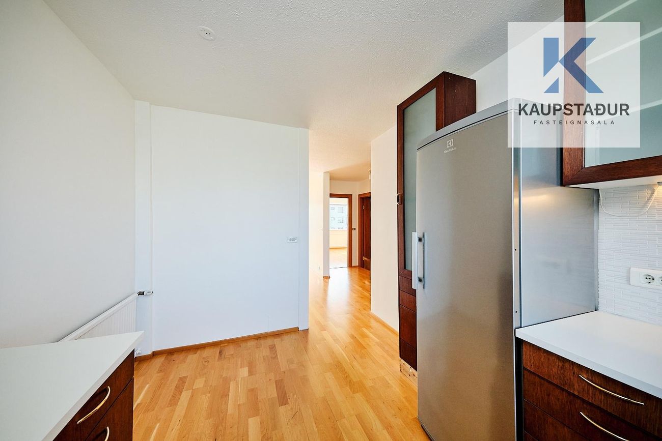 Vallarbraut 9, 300 Akranes