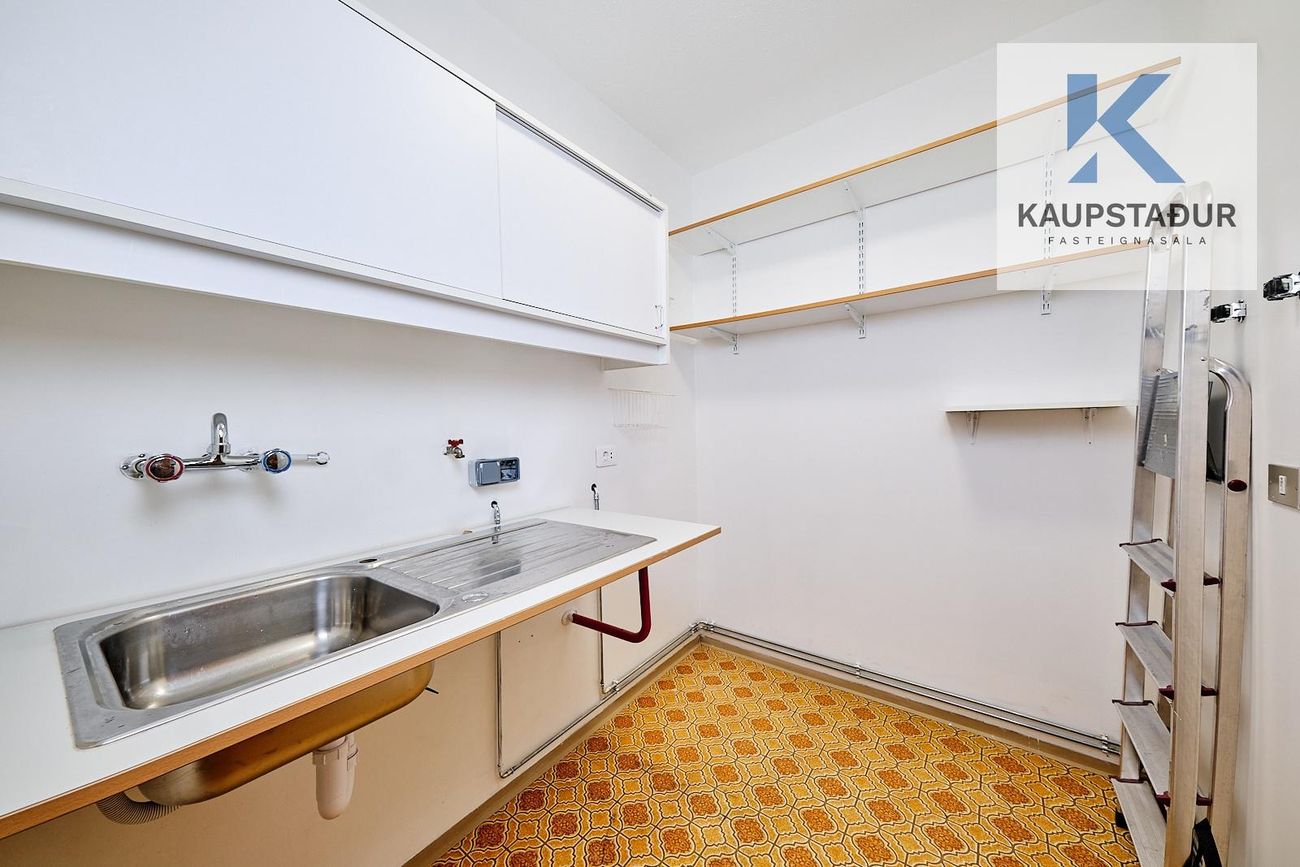 Vallarbraut 9, 300 Akranes