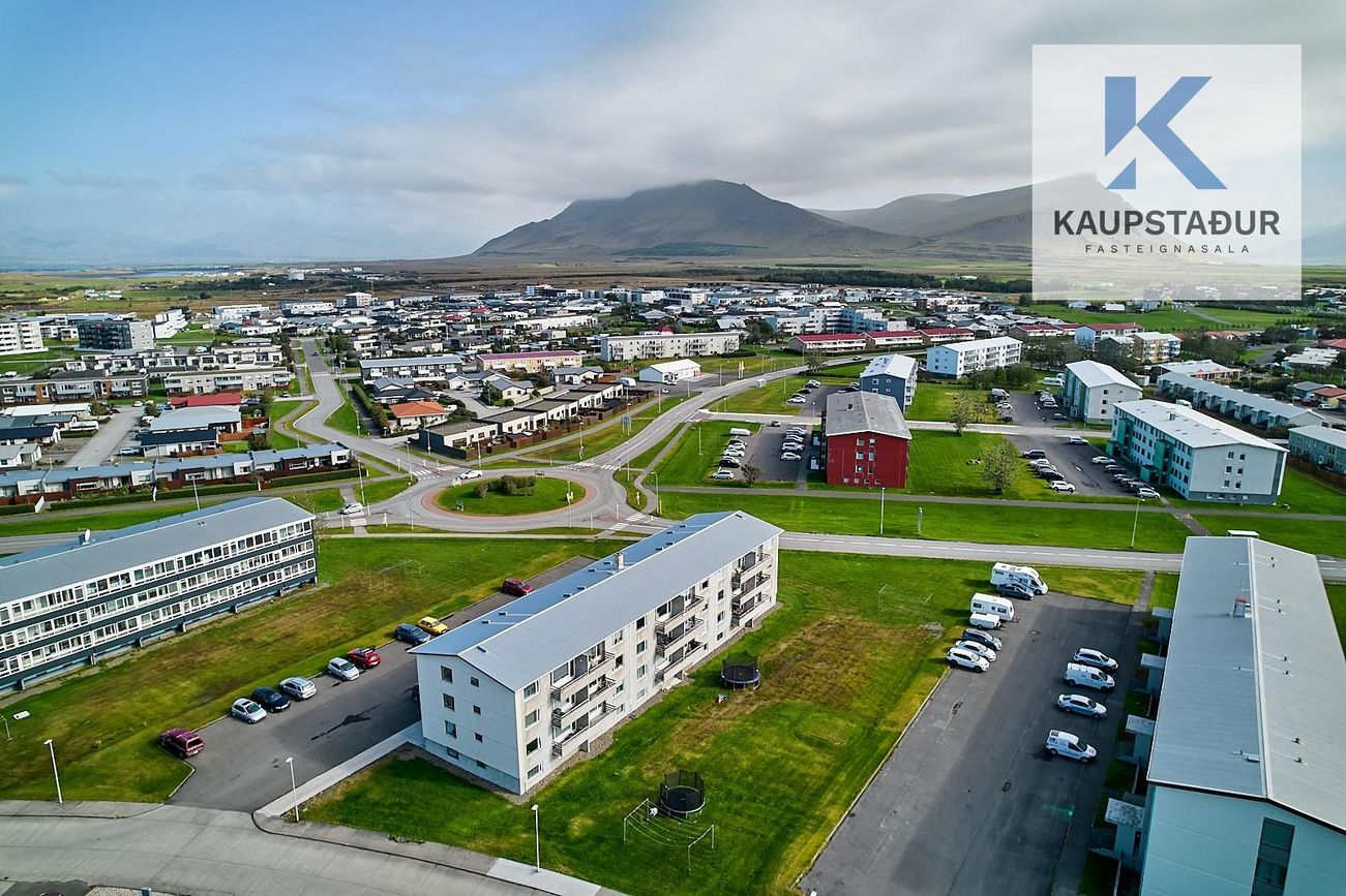 Vallarbraut 9, 300 Akranes