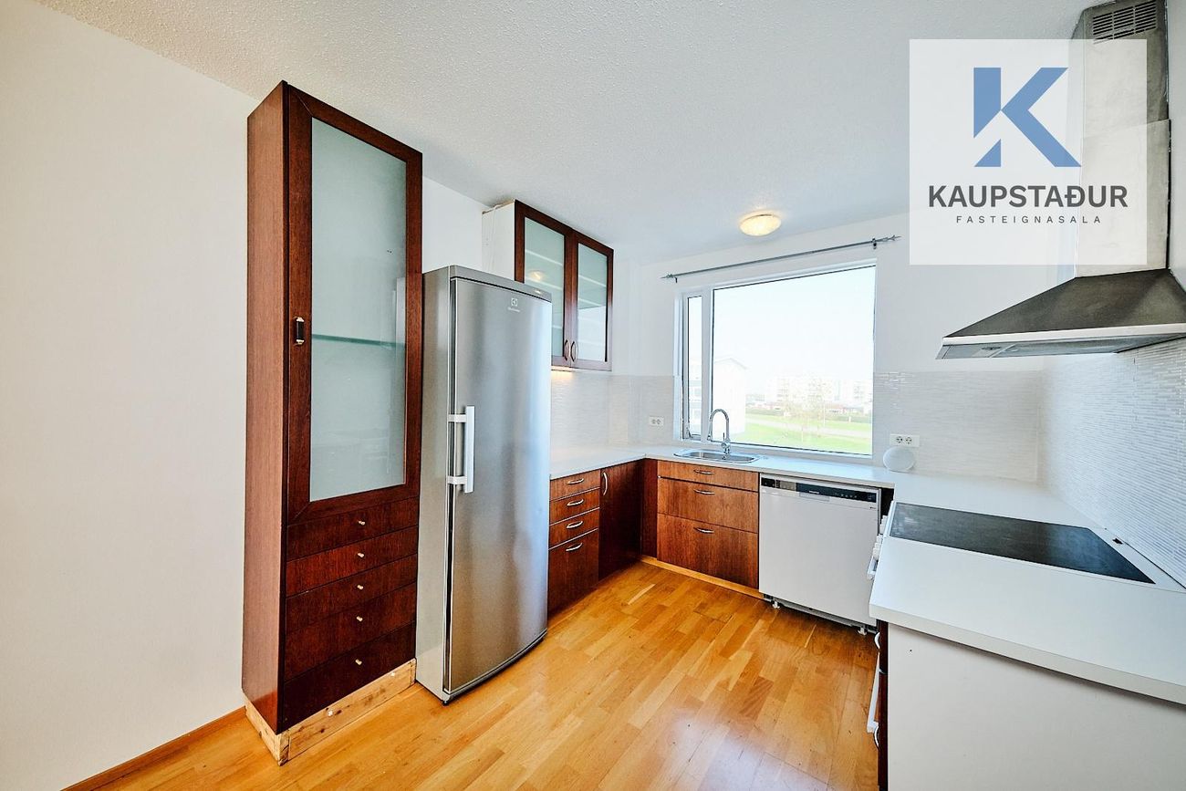 Vallarbraut 9, 300 Akranes