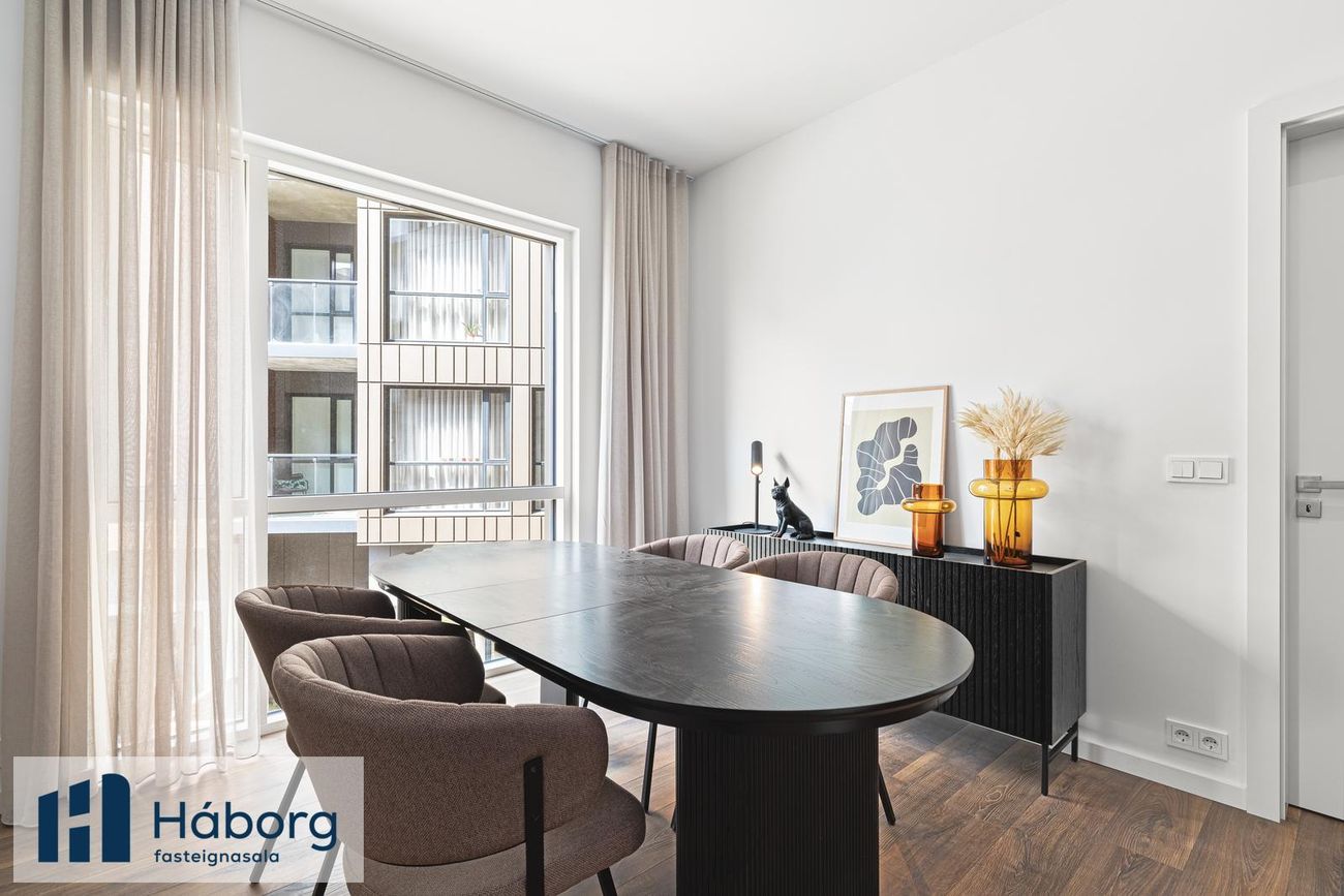 Grensásvegur 1F - 0401, 108 Reykjavík