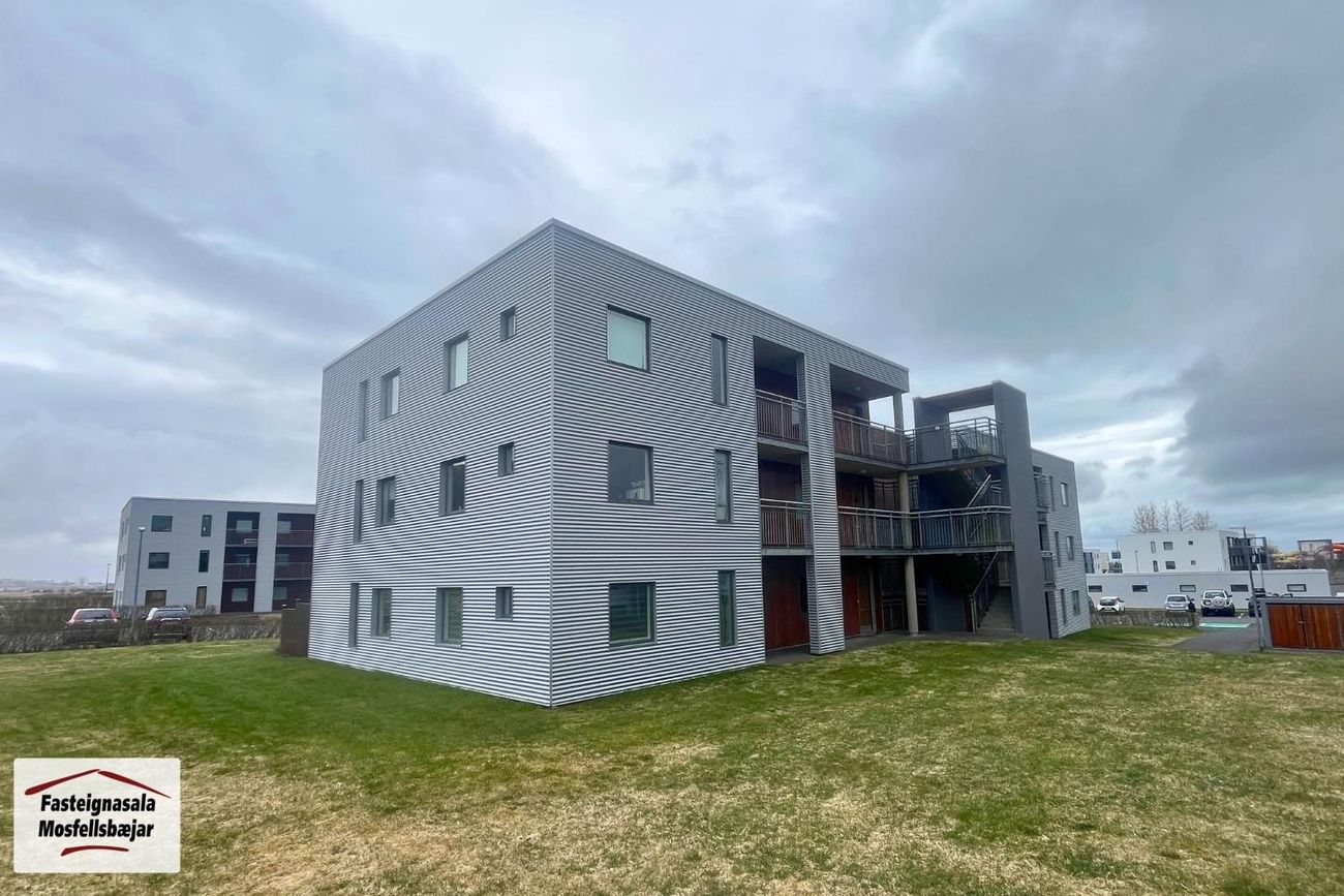 Klapparhlíð 30, 270 Mosfellsbær