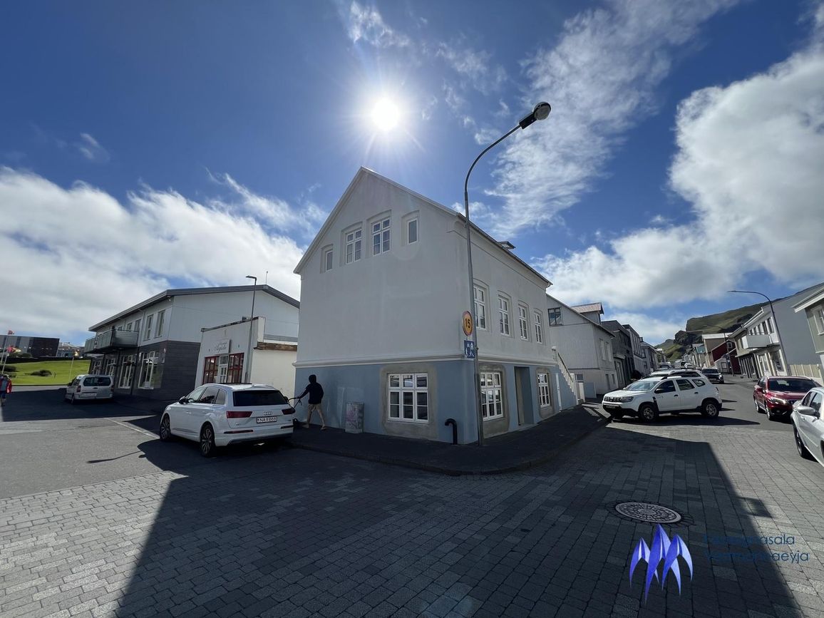 Vestmannabraut 33, 900 Vestmannaeyjabær