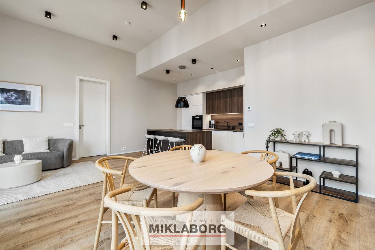 Grensásvegur 1E, 108 Reykjavík