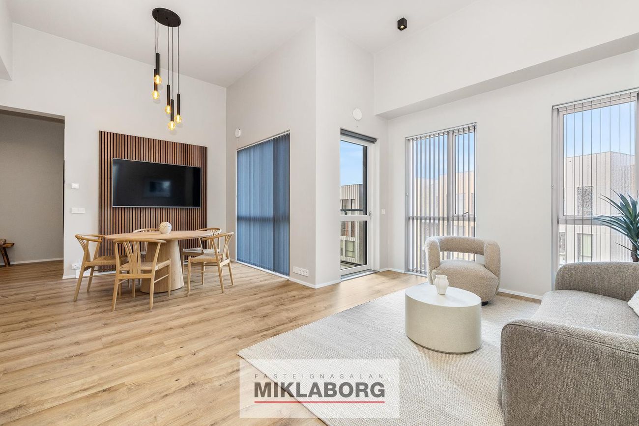 Grensásvegur 1E, 108 Reykjavík