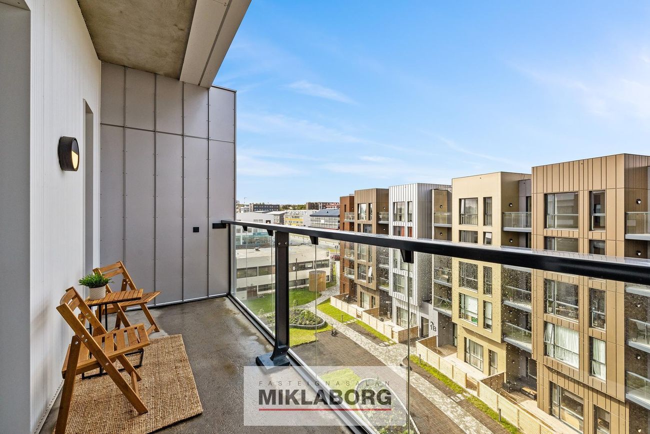 Grensásvegur 1E, 108 Reykjavík