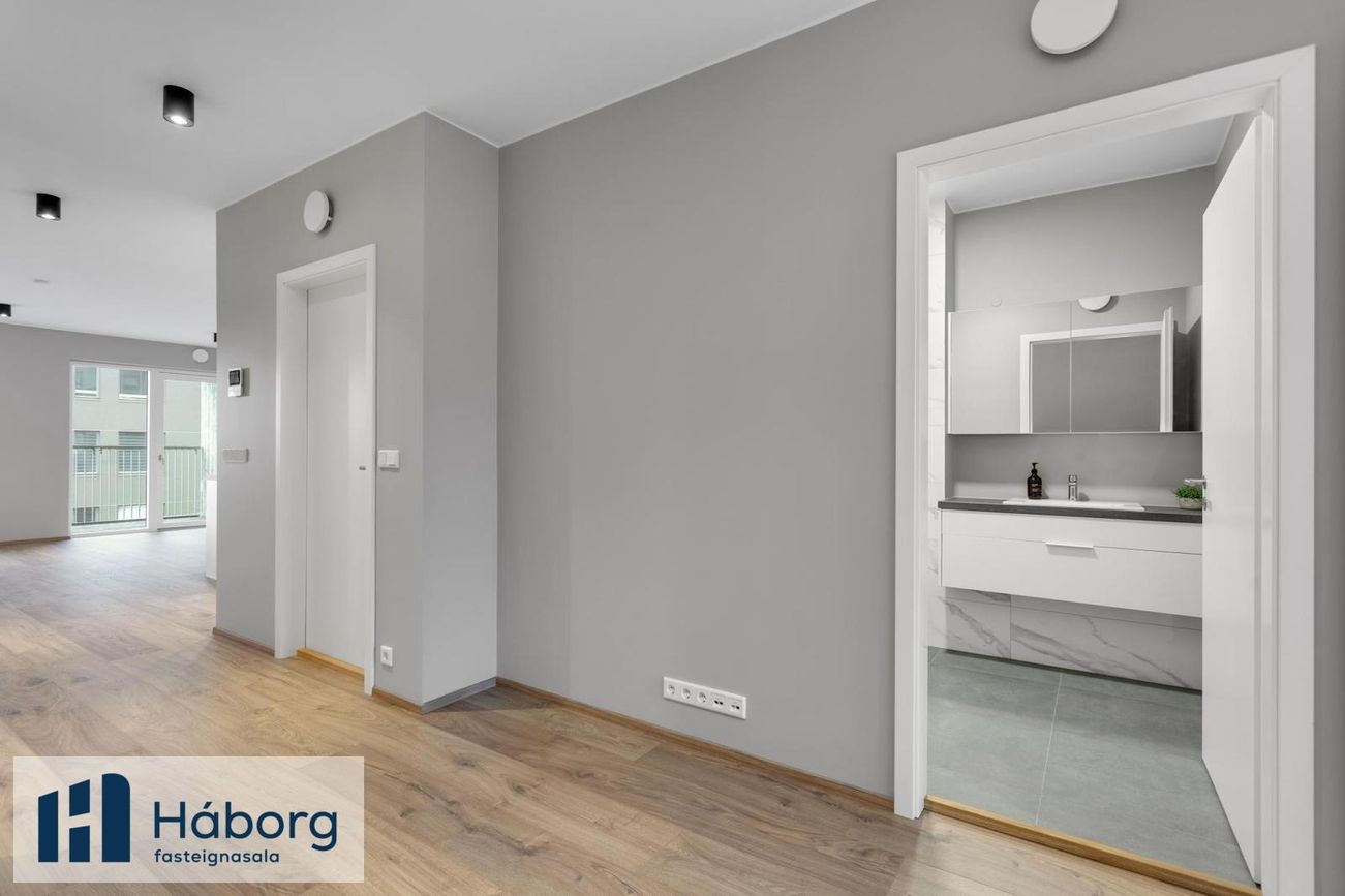 Arkarvogur 8, 104 Reykjavík