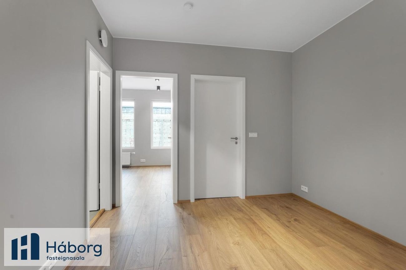 Arkarvogur 8, 104 Reykjavík