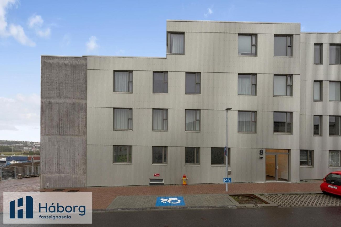Arkarvogur 8, 104 Reykjavík