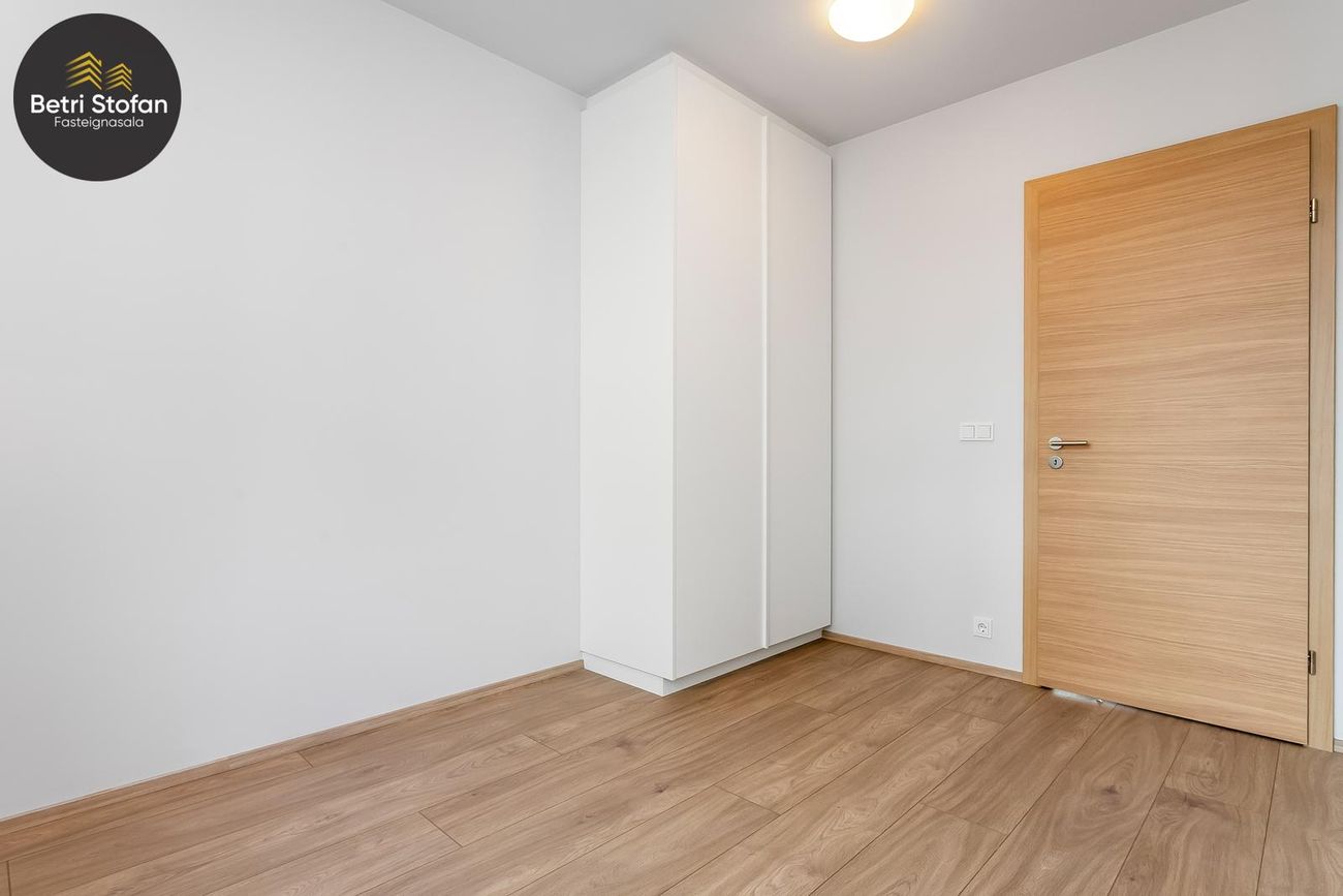 Fálkahlíð 5 - 0325, 102 Reykjavík