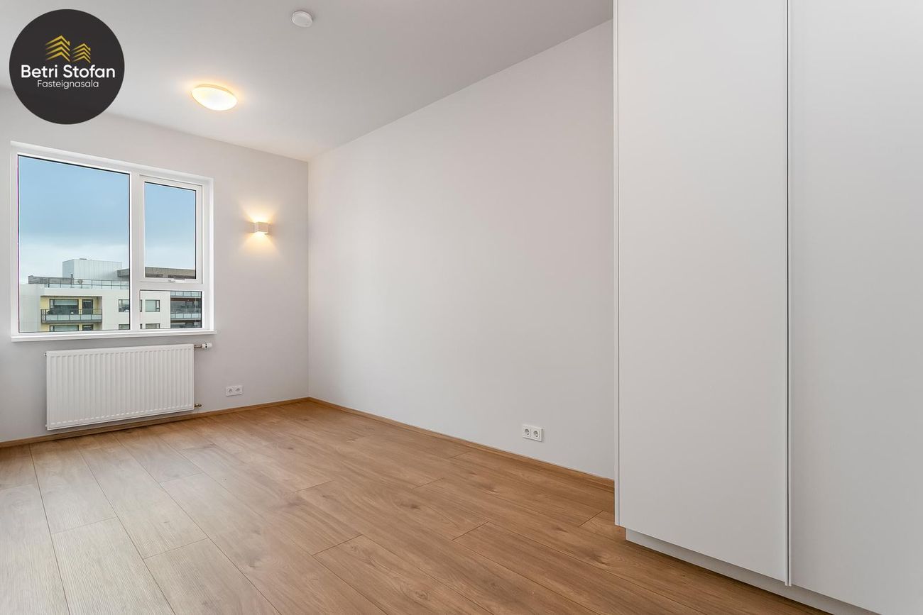 Fálkahlíð 5 - 0325, 102 Reykjavík