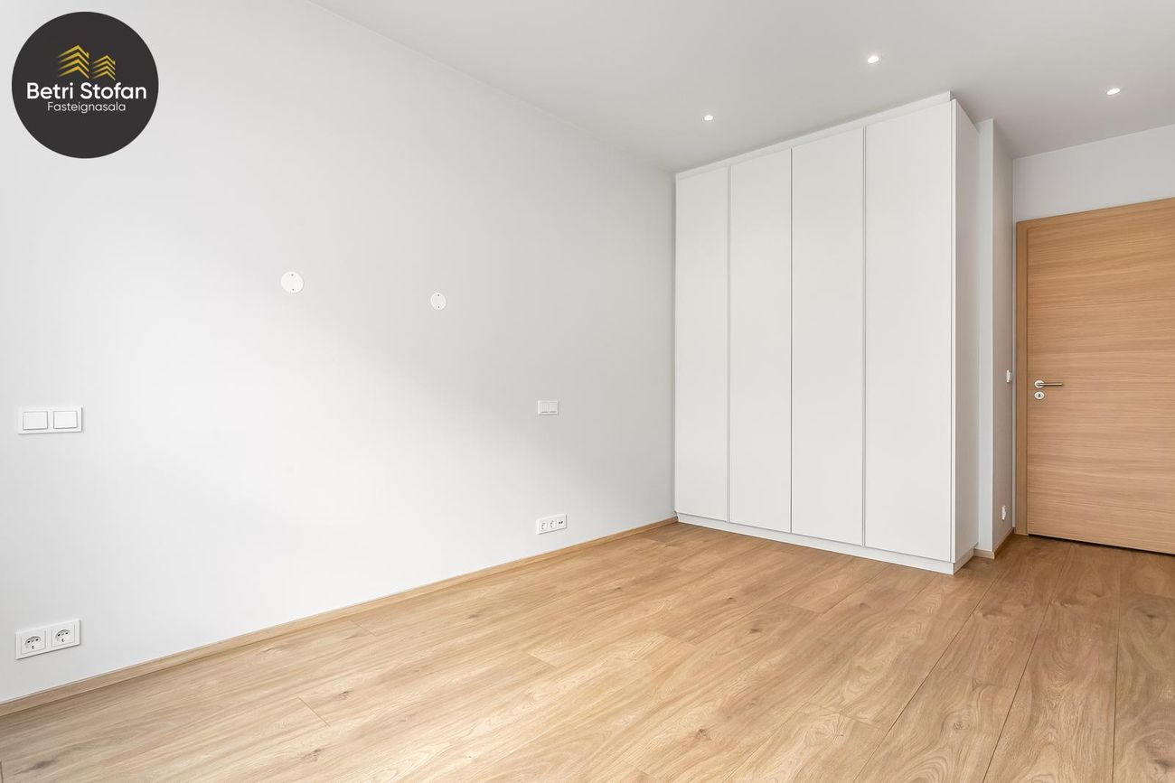 Fálkahlíð 5 - 0325, 102 Reykjavík