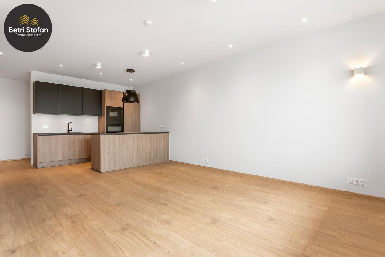 Fálkahlíð 5 - 0325, 102 Reykjavík