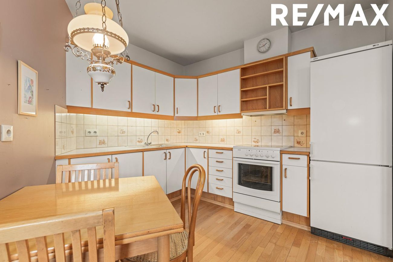 Hvassaleiti 58, 103 Reykjavík
