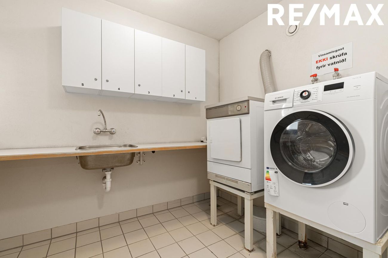 Hvassaleiti 58, 103 Reykjavík