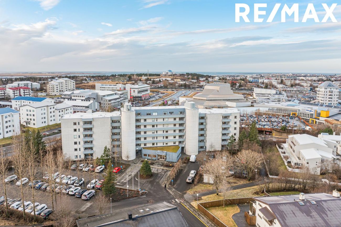 Hvassaleiti 58, 103 Reykjavík