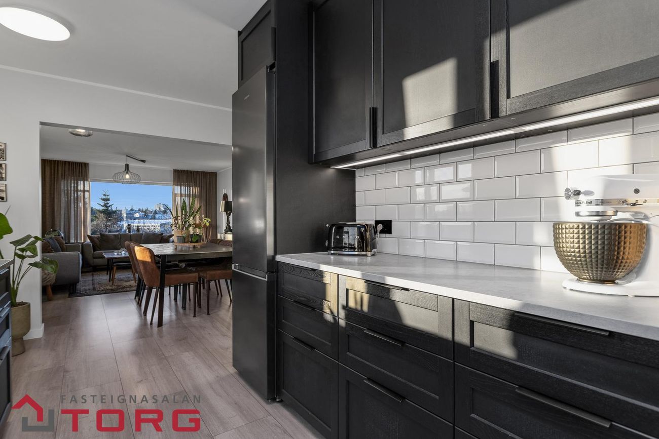 Gnoðarvogur 48 - 0201, 104 Reykjavík