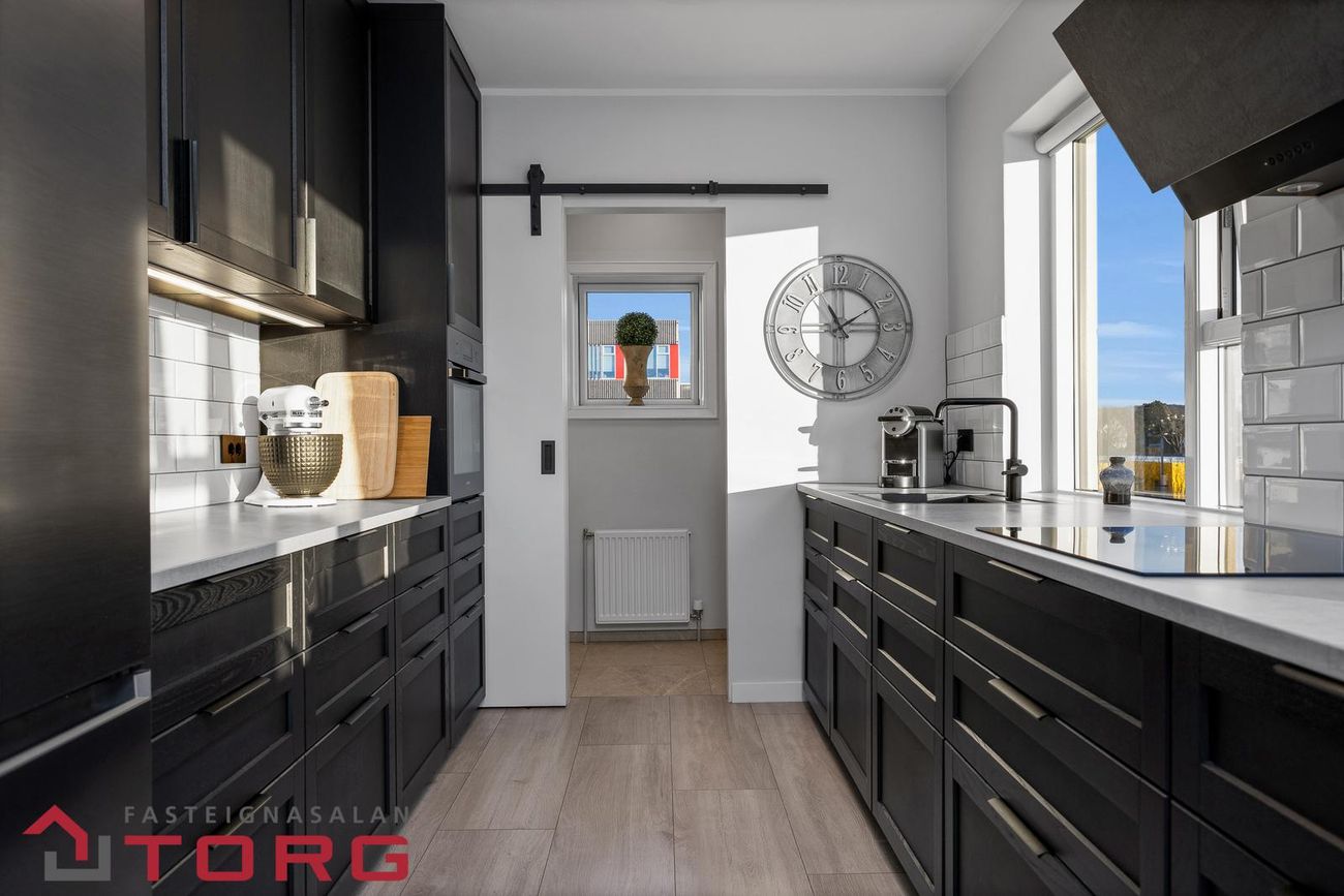 Gnoðarvogur 48 - 0201, 104 Reykjavík