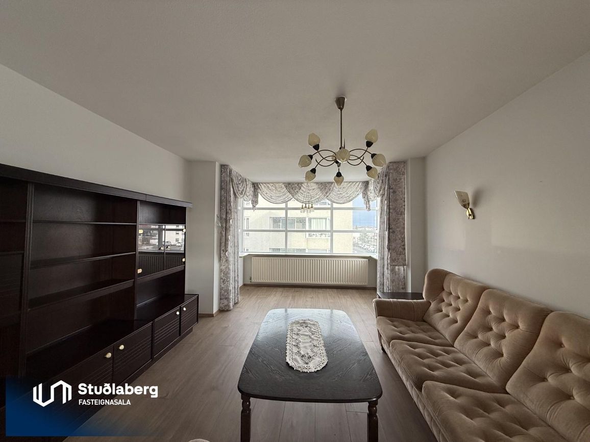 Kirkjuvegur 1, 230 Reykjanesbær