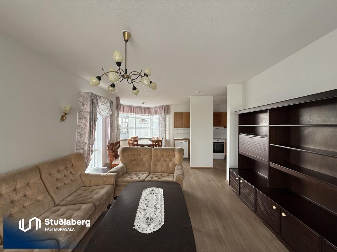 Kirkjuvegur 1, 230 Reykjanesbær