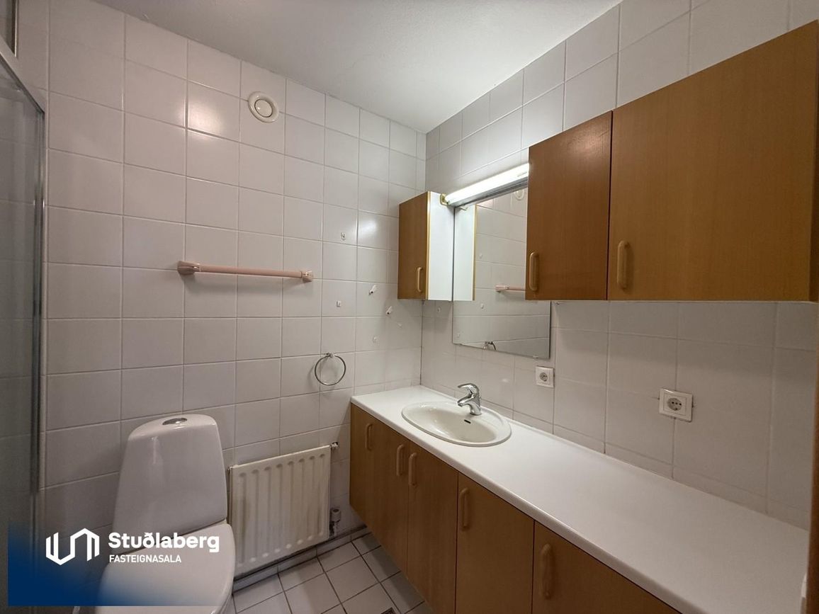 Kirkjuvegur 1, 230 Reykjanesbær