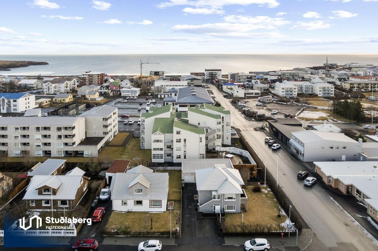 Kirkjuvegur 1, 230 Reykjanesbær